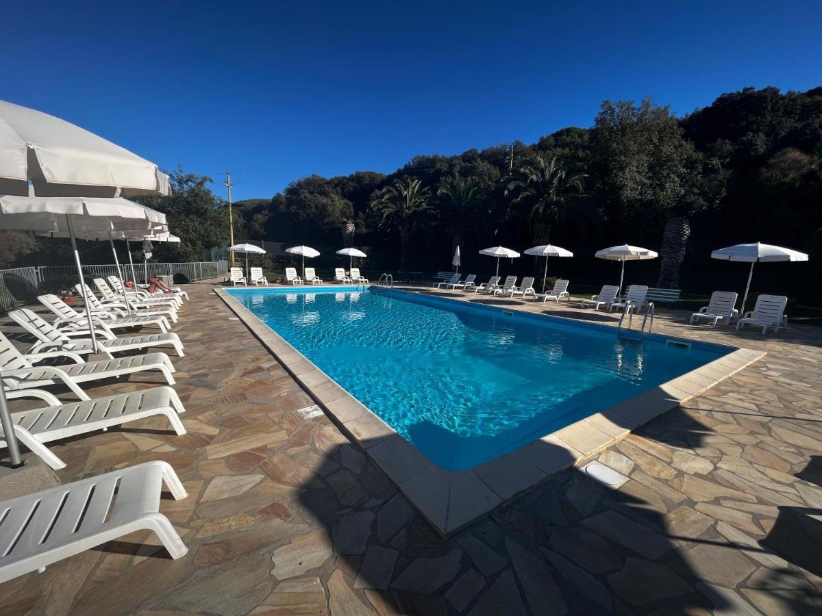 Monolocali Le Lecce Pool & Tennis Capoliveri  Exterior photo